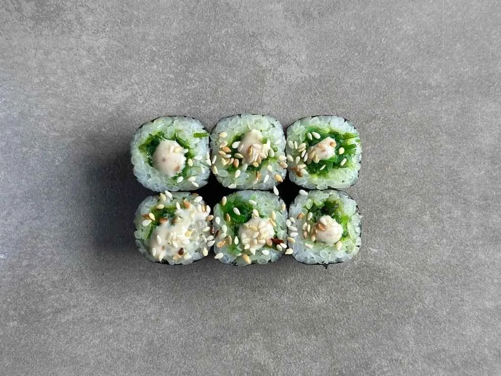 Хосомаки с чукой